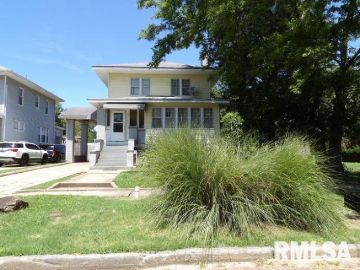 210 LINCOLN Street, Harrisburg, Illinois 62946, 3 Bedrooms Bedrooms, 0 ,1 BathroomBathrooms,Residential,For Sale,LINCOLN,0,RMAEB459090