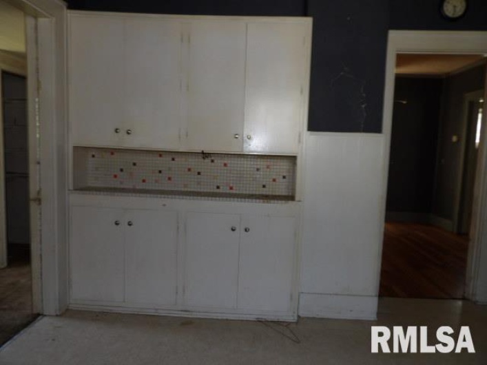 210 LINCOLN Street, Harrisburg, Illinois 62946, 3 Bedrooms Bedrooms, 0 ,1 BathroomBathrooms,Residential,For Sale,LINCOLN,0,RMAEB459090