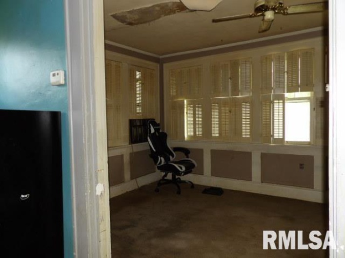 210 LINCOLN Street, Harrisburg, Illinois 62946, 3 Bedrooms Bedrooms, 0 ,1 BathroomBathrooms,Residential,For Sale,LINCOLN,0,RMAEB459090