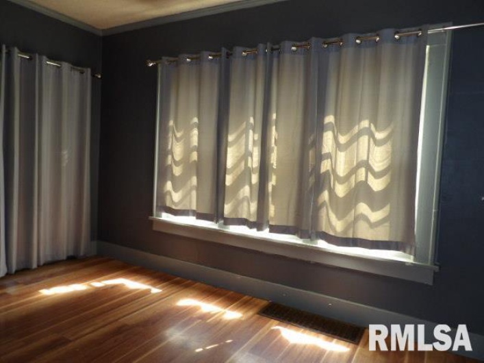 210 LINCOLN Street, Harrisburg, Illinois 62946, 3 Bedrooms Bedrooms, 0 ,1 BathroomBathrooms,Residential,For Sale,LINCOLN,0,RMAEB459090