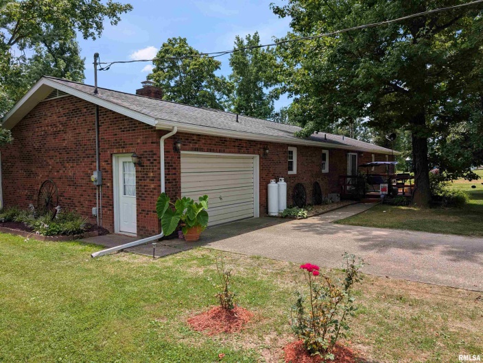 1425 COFFEE Road, Raleigh, Illinois 62977, 3 Bedrooms Bedrooms, 0 ,2 BathroomsBathrooms,Residential,For Sale,COFFEE,0,RMAQC4264820