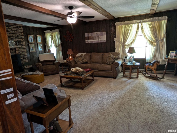 1425 COFFEE Road, Raleigh, Illinois 62977, 3 Bedrooms Bedrooms, 0 ,2 BathroomsBathrooms,Residential,For Sale,COFFEE,0,RMAQC4264820
