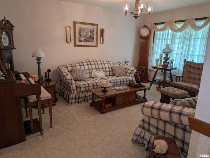 1425 COFFEE Road, Raleigh, Illinois 62977, 3 Bedrooms Bedrooms, 0 ,2 BathroomsBathrooms,Residential,For Sale,COFFEE,0,RMAQC4264820
