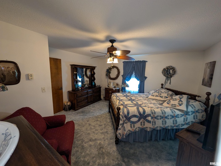 1425 COFFEE Road, Raleigh, Illinois 62977, 3 Bedrooms Bedrooms, 0 ,2 BathroomsBathrooms,Residential,For Sale,COFFEE,0,RMAQC4264820