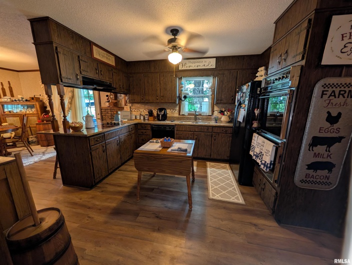 1425 COFFEE Road, Raleigh, Illinois 62977, 3 Bedrooms Bedrooms, 0 ,2 BathroomsBathrooms,Residential,For Sale,COFFEE,0,RMAQC4264820