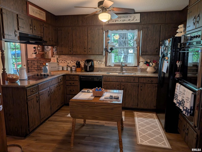 1425 COFFEE Road, Raleigh, Illinois 62977, 3 Bedrooms Bedrooms, 0 ,2 BathroomsBathrooms,Residential,For Sale,COFFEE,0,RMAQC4264820