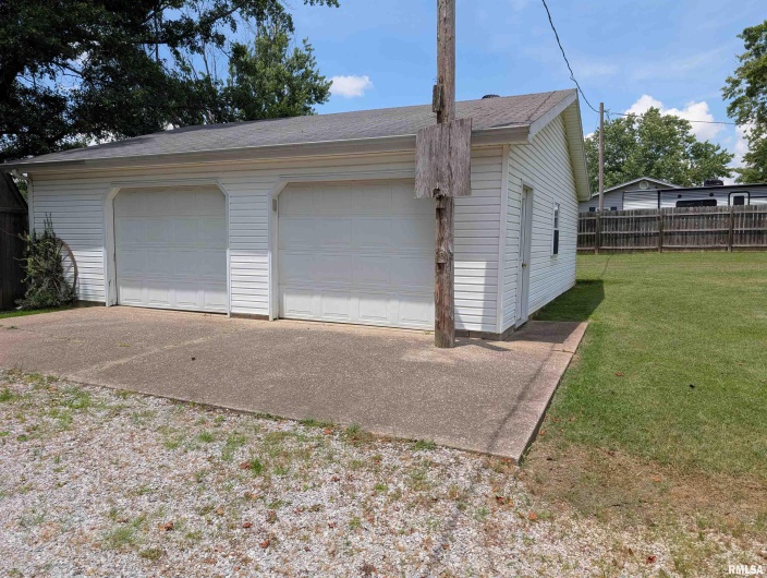 1425 COFFEE Road, Raleigh, Illinois 62977, 3 Bedrooms Bedrooms, 0 ,2 BathroomsBathrooms,Residential,For Sale,COFFEE,0,RMAQC4264820