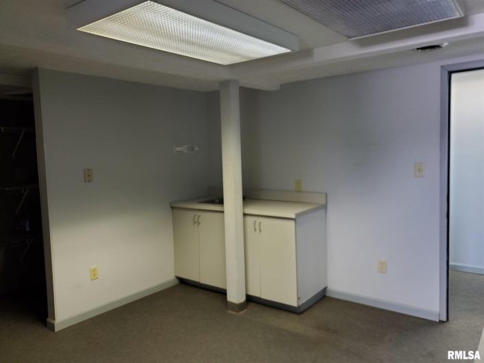 404 COMMERCIAL Street, Harrisburg, Illinois 62946, 0 , 0 ,0,Commercial Sale,For Sale,COMMERCIAL,0,RMAEB459095