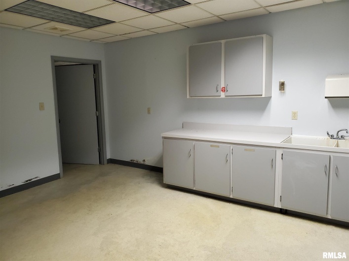 404 COMMERCIAL Street, Harrisburg, Illinois 62946, 0 , 0 ,0,Commercial Sale,For Sale,COMMERCIAL,0,RMAEB459095