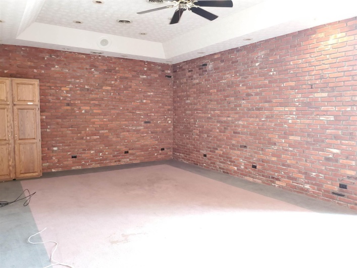 404 COMMERCIAL Street, Harrisburg, Illinois 62946, 0 , 0 ,0,Commercial Sale,For Sale,COMMERCIAL,0,RMAEB459095