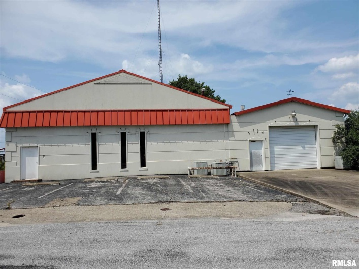 404 COMMERCIAL Street, Harrisburg, Illinois 62946, 0 , 0 ,0,Commercial Sale,For Sale,COMMERCIAL,0,RMAEB459095