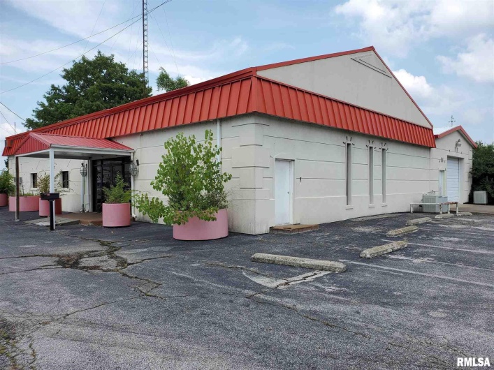 404 COMMERCIAL Street, Harrisburg, Illinois 62946, 0 , 0 ,0,Commercial Sale,For Sale,COMMERCIAL,0,RMAEB459095