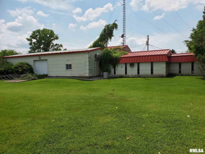 404 COMMERCIAL Street, Harrisburg, Illinois 62946, 0 , 0 ,0,Commercial Sale,For Sale,COMMERCIAL,0,RMAEB459095