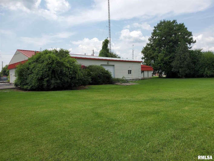 404 COMMERCIAL Street, Harrisburg, Illinois 62946, 0 , 0 ,0,Commercial Sale,For Sale,COMMERCIAL,0,RMAEB459095