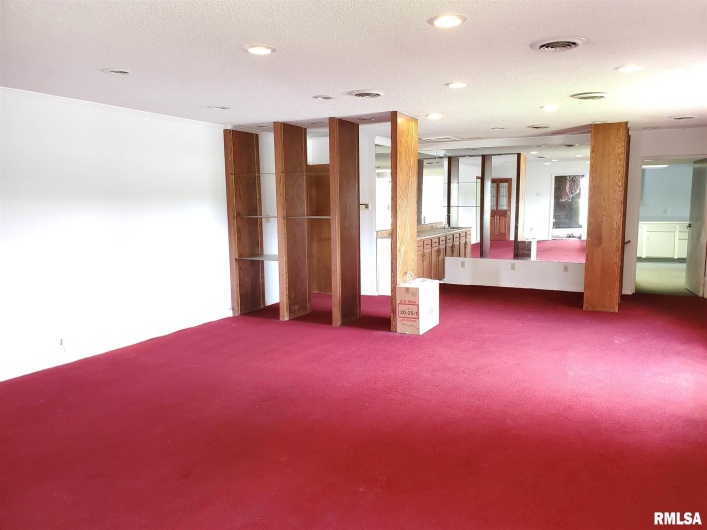 404 COMMERCIAL Street, Harrisburg, Illinois 62946, 0 , 0 ,0,Commercial Sale,For Sale,COMMERCIAL,0,RMAEB459095