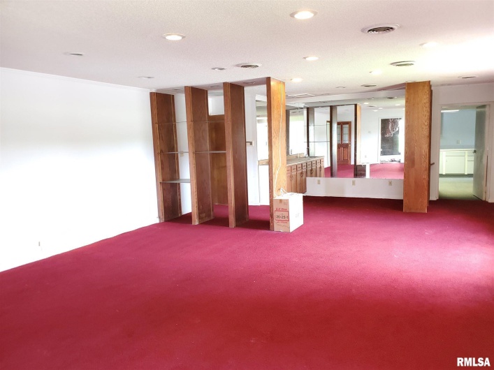 404 COMMERCIAL Street, Harrisburg, Illinois 62946, 0 , 0 ,0,Commercial Sale,For Sale,COMMERCIAL,0,RMAEB459095