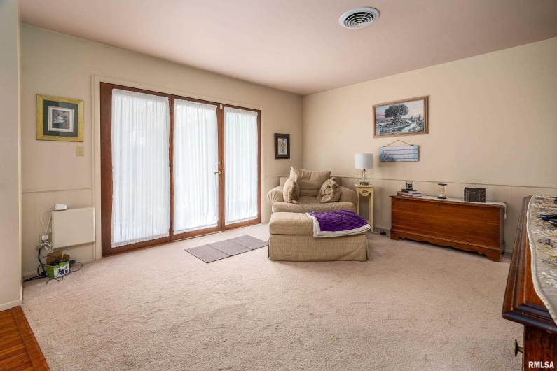 3103 WOODLAWN Place, Marion, Illinois 62959, 3 Bedrooms Bedrooms, 0 ,2 BathroomsBathrooms,Residential,For Sale,WOODLAWN,0,RMAQC4265967