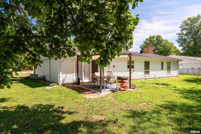 3103 WOODLAWN Place, Marion, Illinois 62959, 3 Bedrooms Bedrooms, 0 ,2 BathroomsBathrooms,Residential,For Sale,WOODLAWN,0,RMAQC4265967