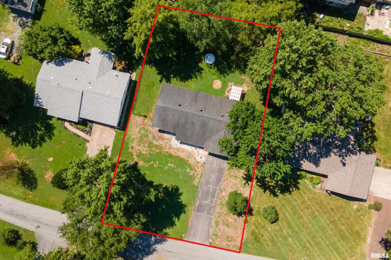 3103 WOODLAWN Place, Marion, Illinois 62959, 3 Bedrooms Bedrooms, 0 ,2 BathroomsBathrooms,Residential,For Sale,WOODLAWN,0,RMAQC4265967