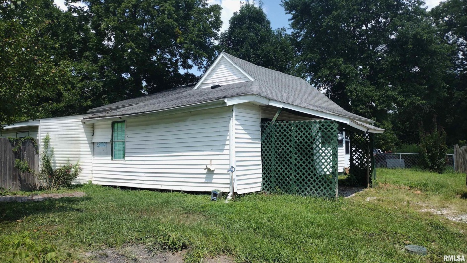 1636 MAIN Avenue, Carterville, Illinois 62918, 3 Bedrooms Bedrooms, 0 ,1 BathroomBathrooms,Residential,For Sale,MAIN,0,RMAQC4265953
