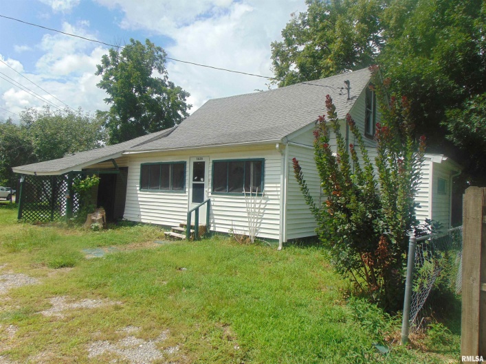 1636 MAIN Avenue, Carterville, Illinois 62918, 3 Bedrooms Bedrooms, 0 ,1 BathroomBathrooms,Residential,For Sale,MAIN,0,RMAQC4265953