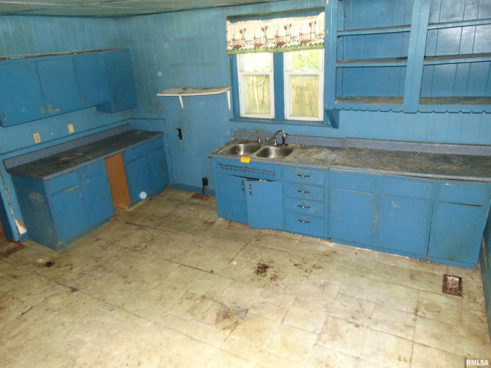1636 MAIN Avenue, Carterville, Illinois 62918, 3 Bedrooms Bedrooms, 0 ,1 BathroomBathrooms,Residential,For Sale,MAIN,0,RMAQC4265953