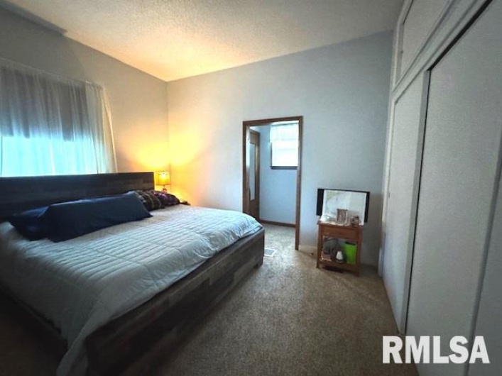 303 Elles Avenue, Carterville, Illinois 62918, 3 Bedrooms Bedrooms, 0 ,2 BathroomsBathrooms,Residential,For Sale,Elles,0,RMAEB458761