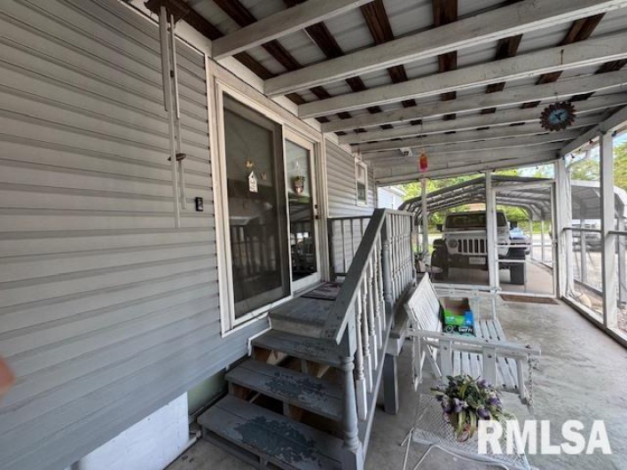 303 Elles Avenue, Carterville, Illinois 62918, 3 Bedrooms Bedrooms, 0 ,2 BathroomsBathrooms,Residential,For Sale,Elles,0,RMAEB458761