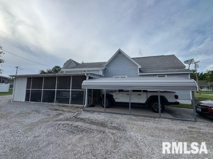 303 Elles Avenue, Carterville, Illinois 62918, 3 Bedrooms Bedrooms, 0 ,2 BathroomsBathrooms,Residential,For Sale,Elles,0,RMAEB458761