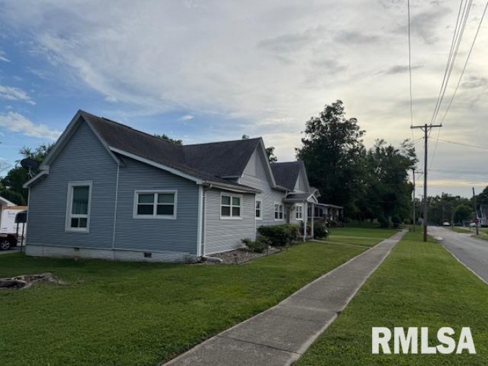 303 Elles Avenue, Carterville, Illinois 62918, 3 Bedrooms Bedrooms, 0 ,2 BathroomsBathrooms,Residential,For Sale,Elles,0,RMAEB458761