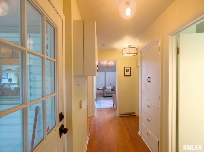 901 JOHNSON Avenue, Carbondale, Illinois 62901, 3 Bedrooms Bedrooms, 0 ,2 BathroomsBathrooms,Residential,For Sale,JOHNSON,0,RMAEB459100