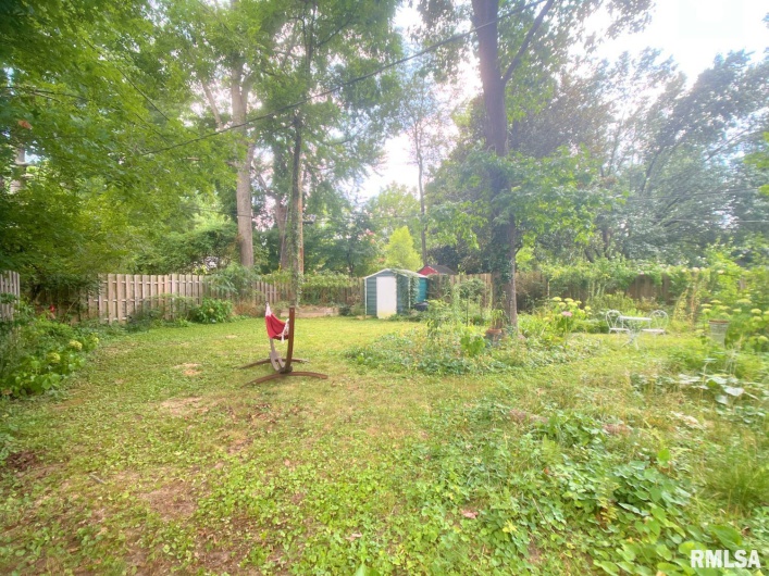 901 JOHNSON Avenue, Carbondale, Illinois 62901, 3 Bedrooms Bedrooms, 0 ,2 BathroomsBathrooms,Residential,For Sale,JOHNSON,0,RMAEB459100