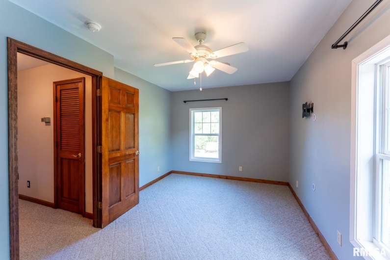 802 COTTONWOOD Lane, Carterville, Illinois 62918, 3 Bedrooms Bedrooms, 0 ,2 BathroomsBathrooms,Residential,For Sale,COTTONWOOD,0,RMAEB459103