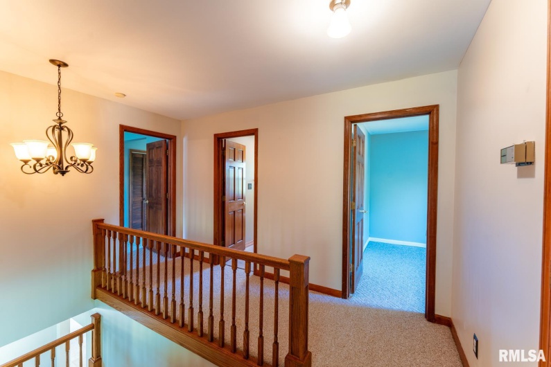 802 COTTONWOOD Lane, Carterville, Illinois 62918, 3 Bedrooms Bedrooms, 0 ,2 BathroomsBathrooms,Residential,For Sale,COTTONWOOD,0,RMAEB459103