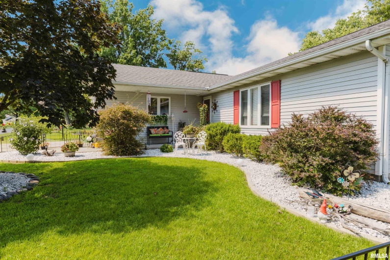 1203 Hadfield Street, Marion, Illinois 62959, 3 Bedrooms Bedrooms, 0 ,2 BathroomsBathrooms,Residential,For Sale,Hadfield,0,RMAEB459107