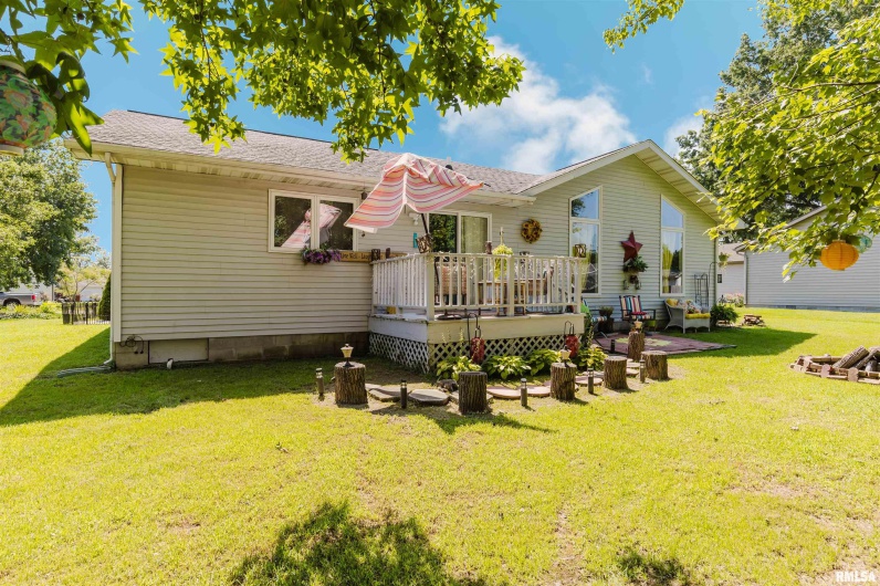 1203 Hadfield Street, Marion, Illinois 62959, 3 Bedrooms Bedrooms, 0 ,2 BathroomsBathrooms,Residential,For Sale,Hadfield,0,RMAEB459107