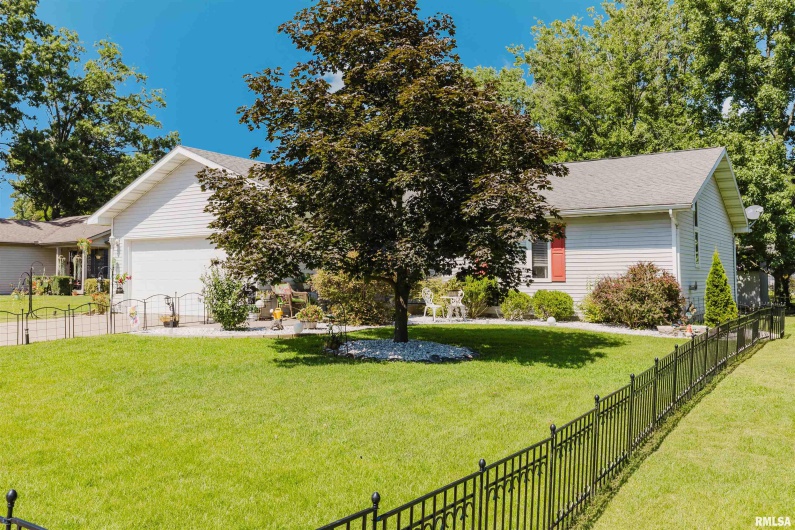 1203 Hadfield Street, Marion, Illinois 62959, 3 Bedrooms Bedrooms, 0 ,2 BathroomsBathrooms,Residential,For Sale,Hadfield,0,RMAEB459107