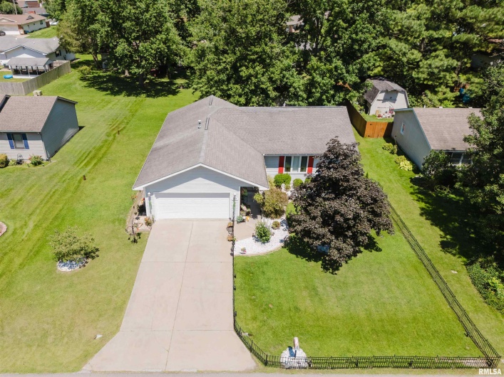 1203 Hadfield Street, Marion, Illinois 62959, 3 Bedrooms Bedrooms, 0 ,2 BathroomsBathrooms,Residential,For Sale,Hadfield,0,RMAEB459107
