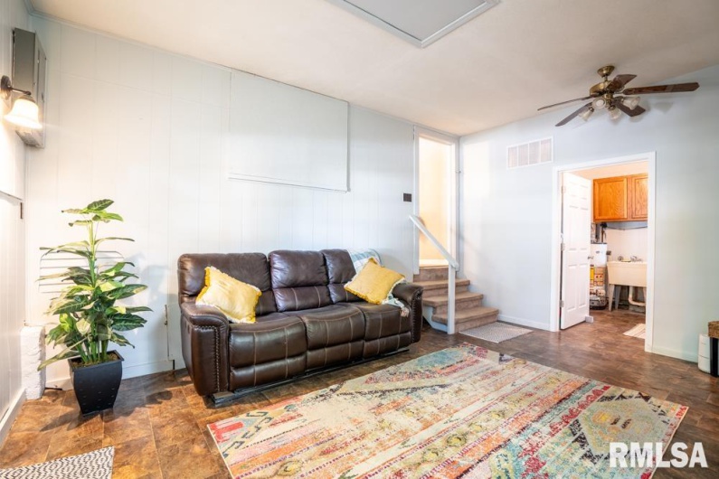 1206 BOULEVARD Street, Marion, Illinois 62959, 2 Bedrooms Bedrooms, 0 ,1 BathroomBathrooms,Residential,For Sale,BOULEVARD,0,RMAQC4266017
