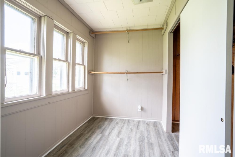 1206 BOULEVARD Street, Marion, Illinois 62959, 2 Bedrooms Bedrooms, 0 ,1 BathroomBathrooms,Residential,For Sale,BOULEVARD,0,RMAQC4266017