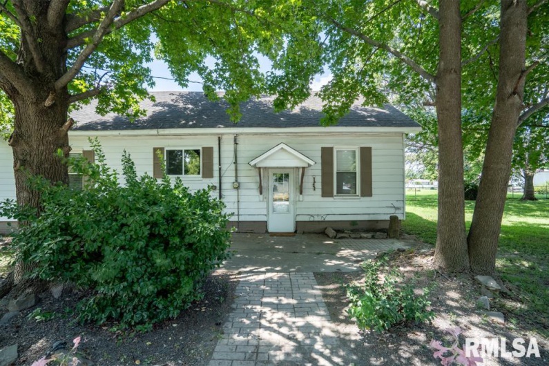1206 BOULEVARD Street, Marion, Illinois 62959, 2 Bedrooms Bedrooms, 0 ,1 BathroomBathrooms,Residential,For Sale,BOULEVARD,0,RMAQC4266017