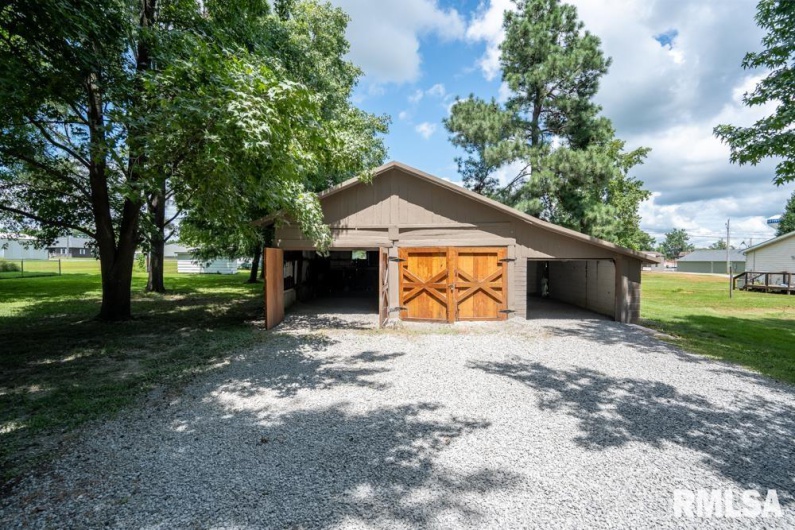 1206 BOULEVARD Street, Marion, Illinois 62959, 2 Bedrooms Bedrooms, 0 ,1 BathroomBathrooms,Residential,For Sale,BOULEVARD,0,RMAQC4266017