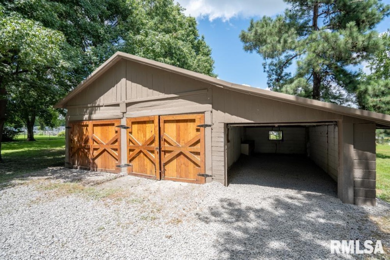 1206 BOULEVARD Street, Marion, Illinois 62959, 2 Bedrooms Bedrooms, 0 ,1 BathroomBathrooms,Residential,For Sale,BOULEVARD,0,RMAQC4266017