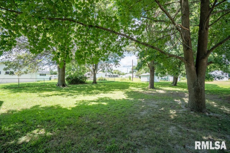 1206 BOULEVARD Street, Marion, Illinois 62959, 2 Bedrooms Bedrooms, 0 ,1 BathroomBathrooms,Residential,For Sale,BOULEVARD,0,RMAQC4266017