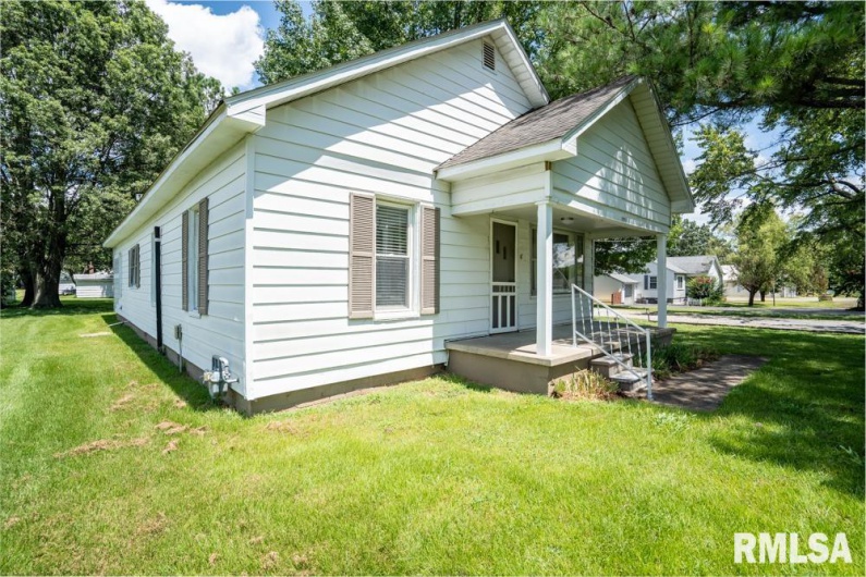 1206 BOULEVARD Street, Marion, Illinois 62959, 2 Bedrooms Bedrooms, 0 ,1 BathroomBathrooms,Residential,For Sale,BOULEVARD,0,RMAQC4266017