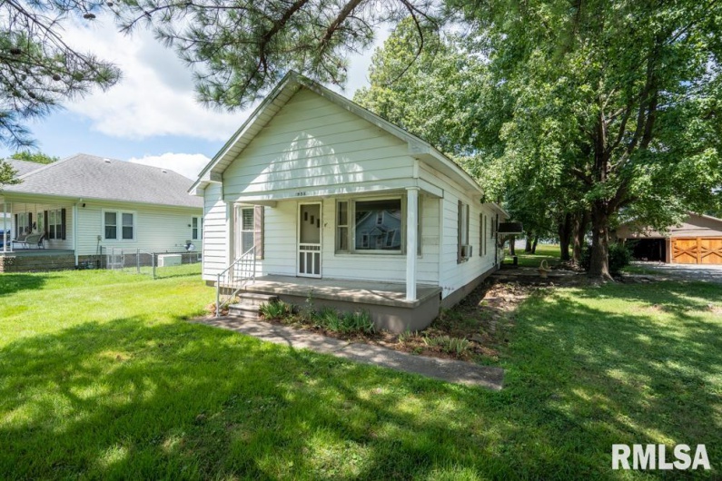 1206 BOULEVARD Street, Marion, Illinois 62959, 2 Bedrooms Bedrooms, 0 ,1 BathroomBathrooms,Residential,For Sale,BOULEVARD,0,RMAQC4266017