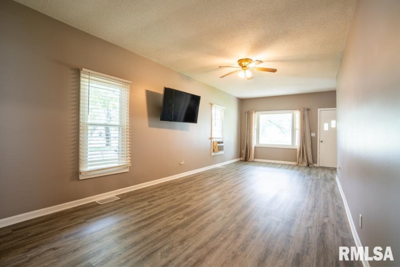 1206 BOULEVARD Street, Marion, Illinois 62959, 2 Bedrooms Bedrooms, 0 ,1 BathroomBathrooms,Residential,For Sale,BOULEVARD,0,RMAQC4266017