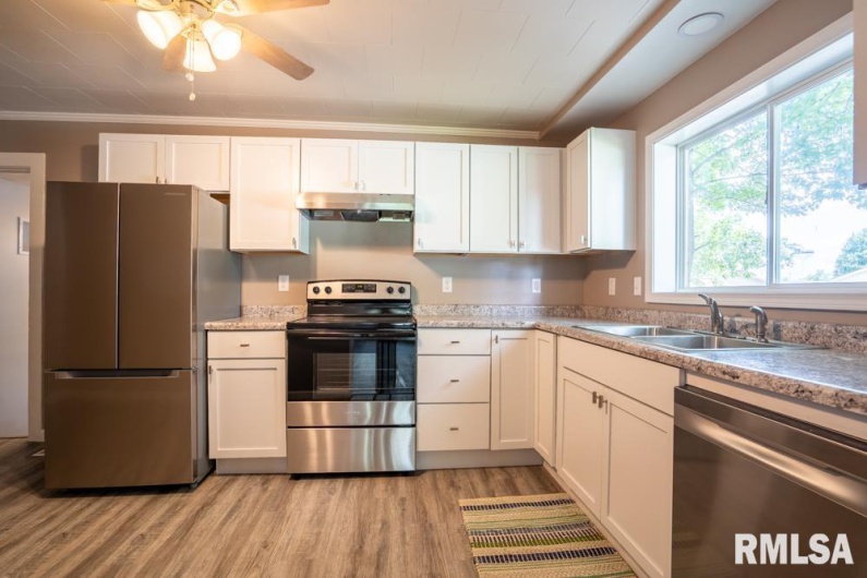 1206 BOULEVARD Street, Marion, Illinois 62959, 2 Bedrooms Bedrooms, 0 ,1 BathroomBathrooms,Residential,For Sale,BOULEVARD,0,RMAQC4266017