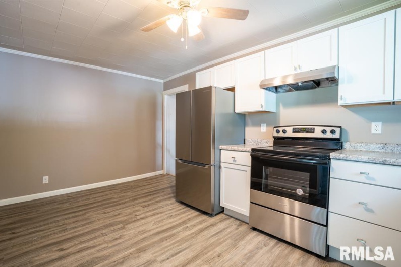1206 BOULEVARD Street, Marion, Illinois 62959, 2 Bedrooms Bedrooms, 0 ,1 BathroomBathrooms,Residential,For Sale,BOULEVARD,0,RMAQC4266017