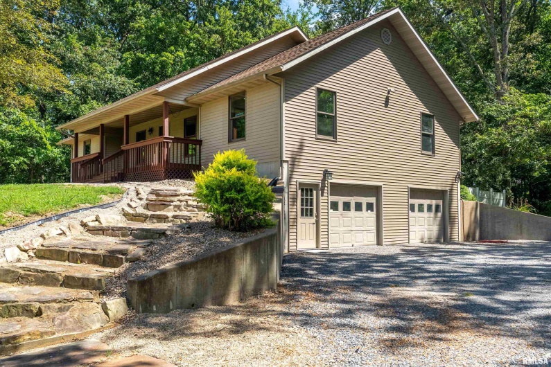 17937 Caplinger Pond Road, Marion, Illinois 62959, 4 Bedrooms Bedrooms, 0 ,3 BathroomsBathrooms,Residential,For Sale,Caplinger Pond,0,RMAEB459114